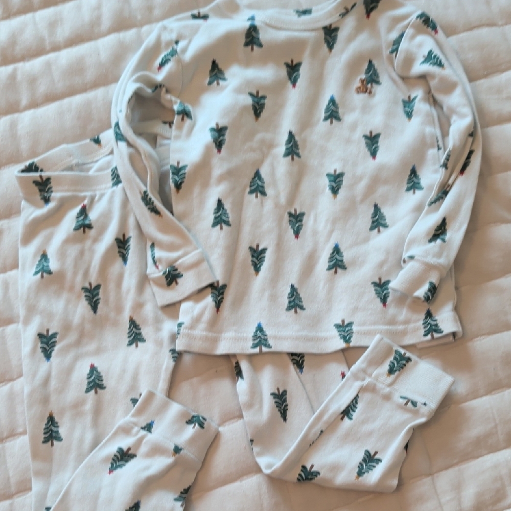 GAP Kids Pine Tree Pajama Set - White and Green